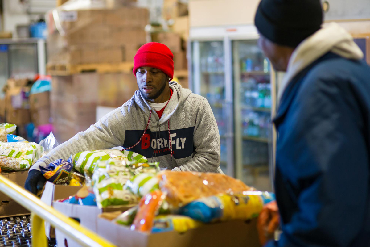 CFBWorker1200by800 Community Food Bank of Fort Worth